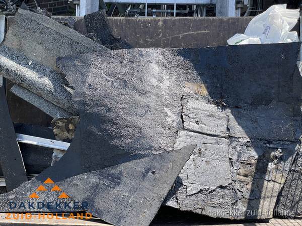 Kosten dakrenovatie: afvoer oud dakmateriaal in Zuid-Holland