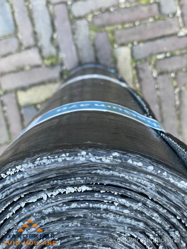 Rol bitumen dakleer met leislag voor plat dak in Zuid-Holland
