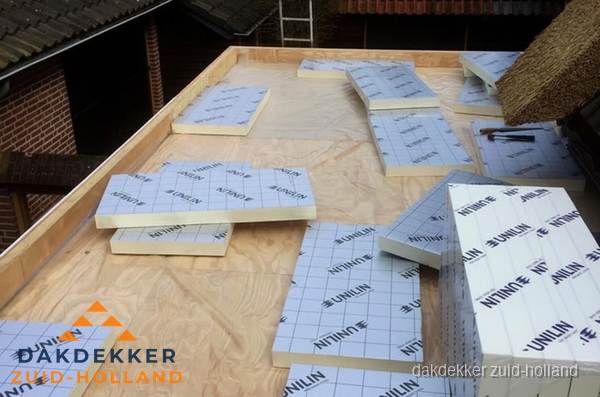 PIR isolatieplaten leggen op plat dak in Zuid-Holland PIR isolatieplaten leggen op plat dak in Zuid-Holland