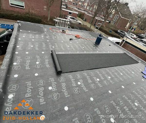 Dakrenovatie plat dak met bitumen dakbedekking in Zuid-Holland